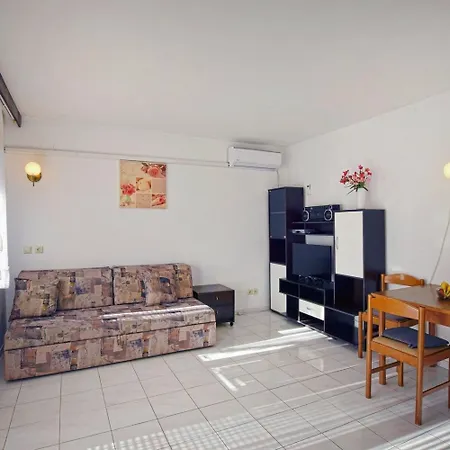 Apartment Ferienwohnung Fuer 4 Personen Ca 40 Qm In Porec, Istrien Istrische Riviera - B52514
